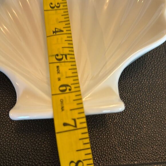 Vintage Cream Shell-Shaped Dish made in Japan - Picture 4 of 6